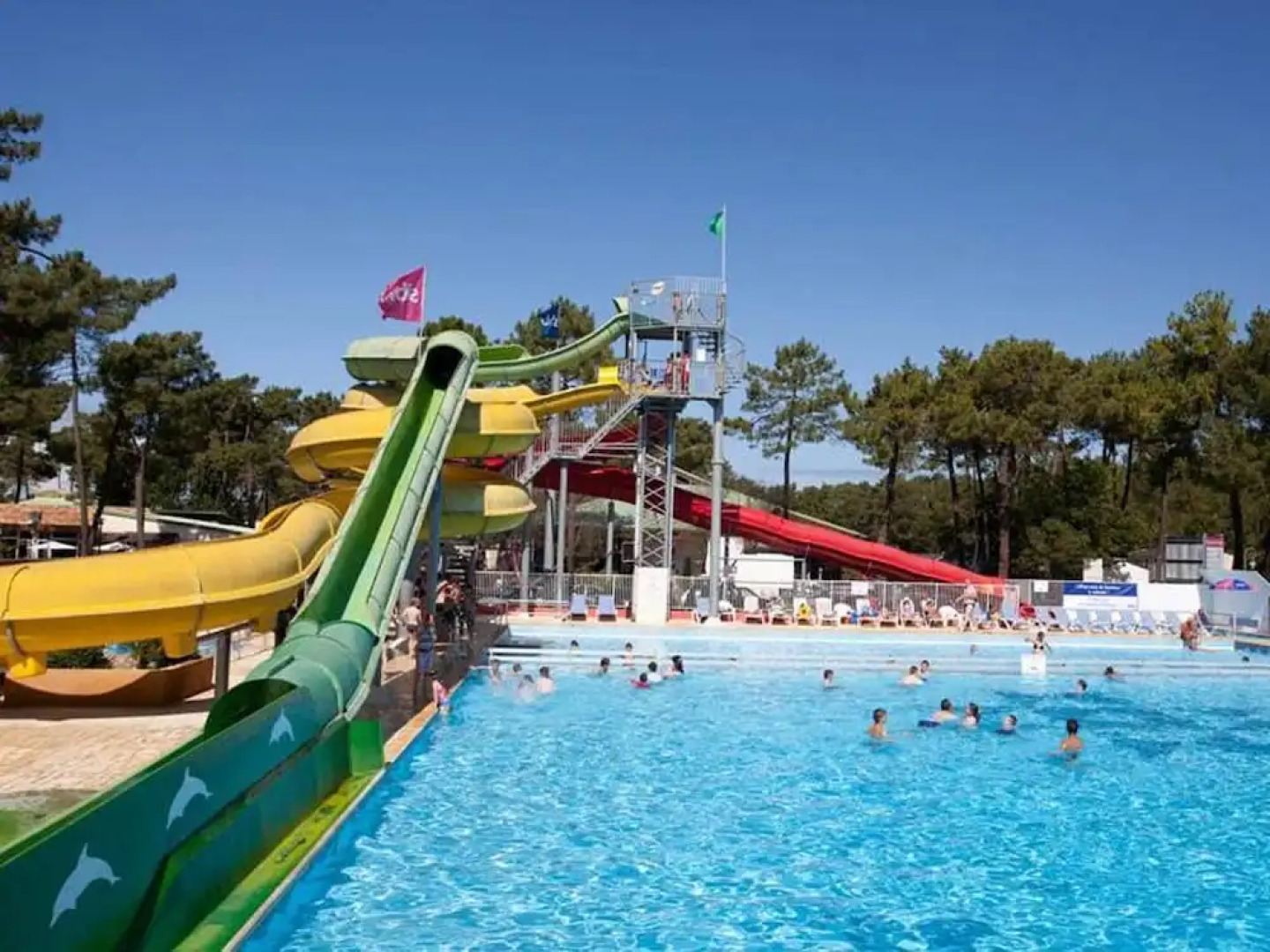 Property With 3 Bedrooms in Les Mathes, With Furnished Garden - 2 km F