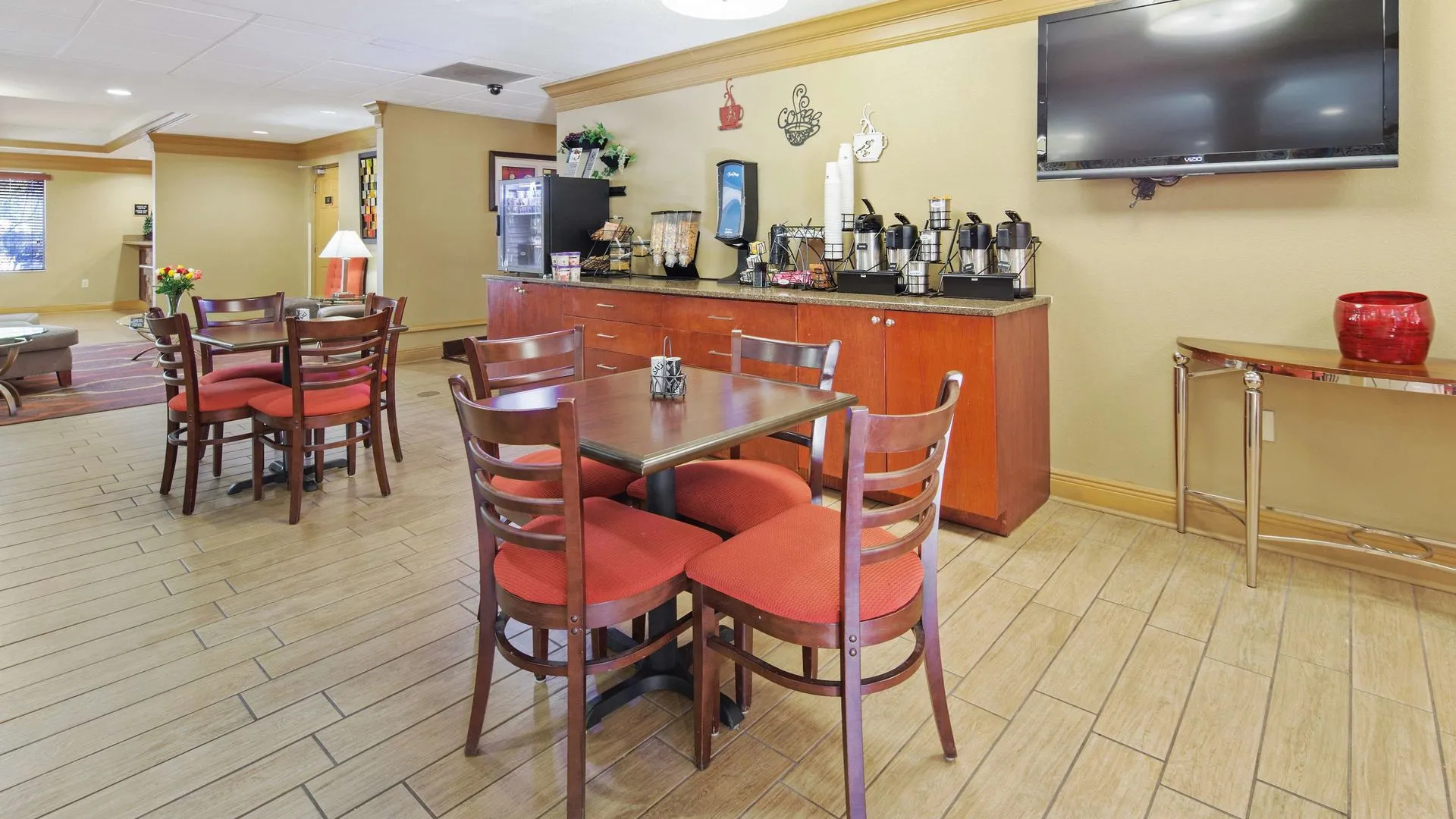 Best Western Plus Bradenton Hotel & Suites