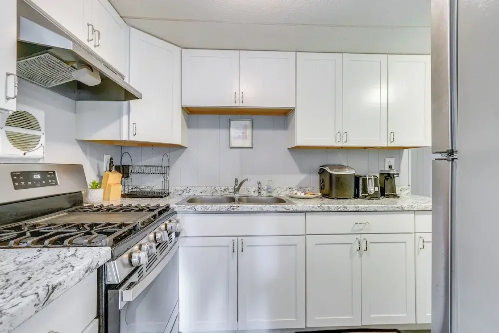 1 Mi to Sands Beach: Walkable Island Home w/ Yard!