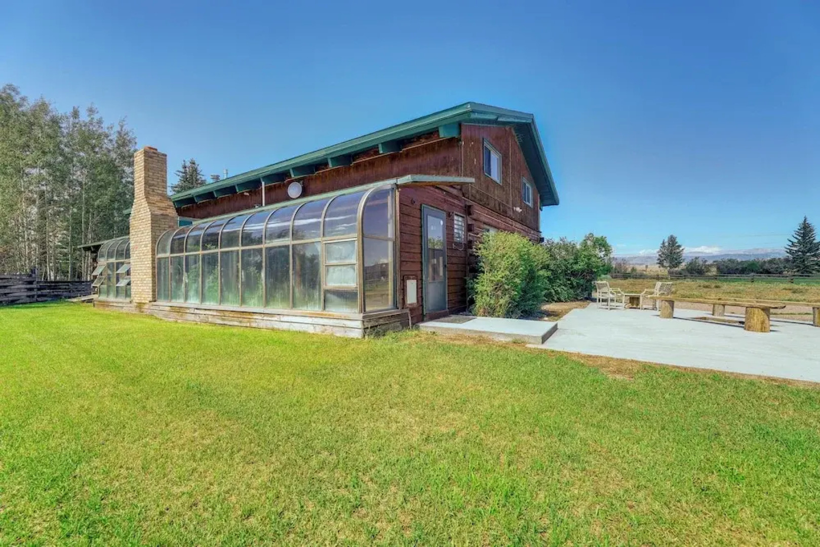 Spacious Pinedale Home w/ Mountain Range View
