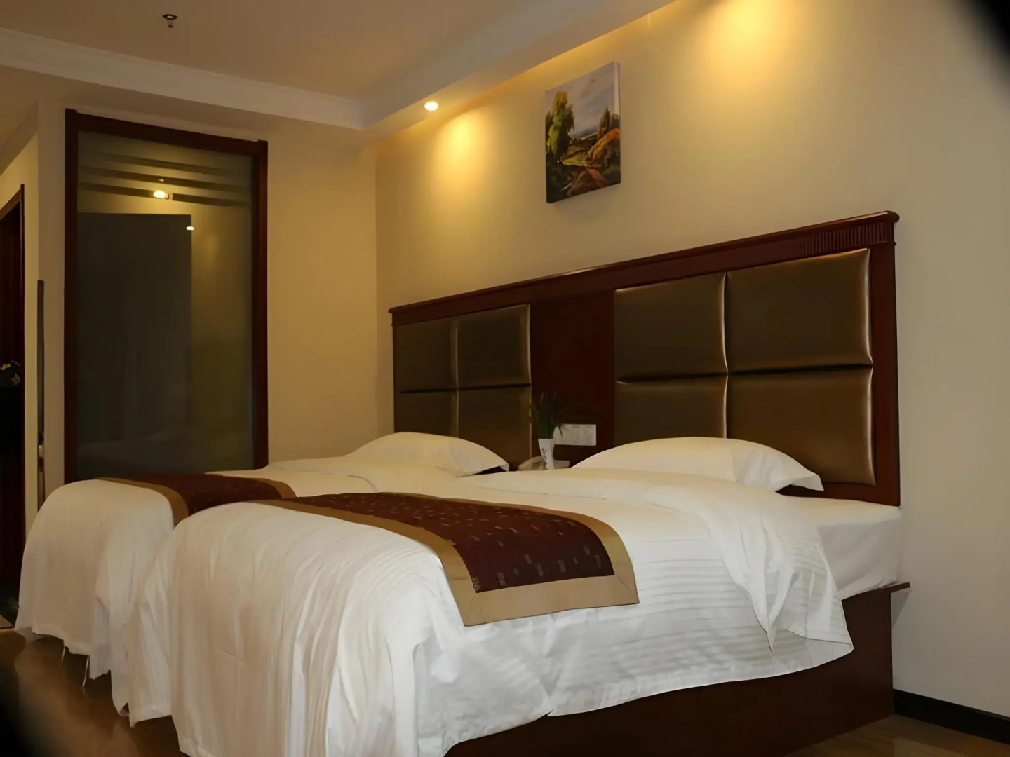 GreenTree Inn Hunan Jishou Longshan Yuelu Avenue Business Hotel