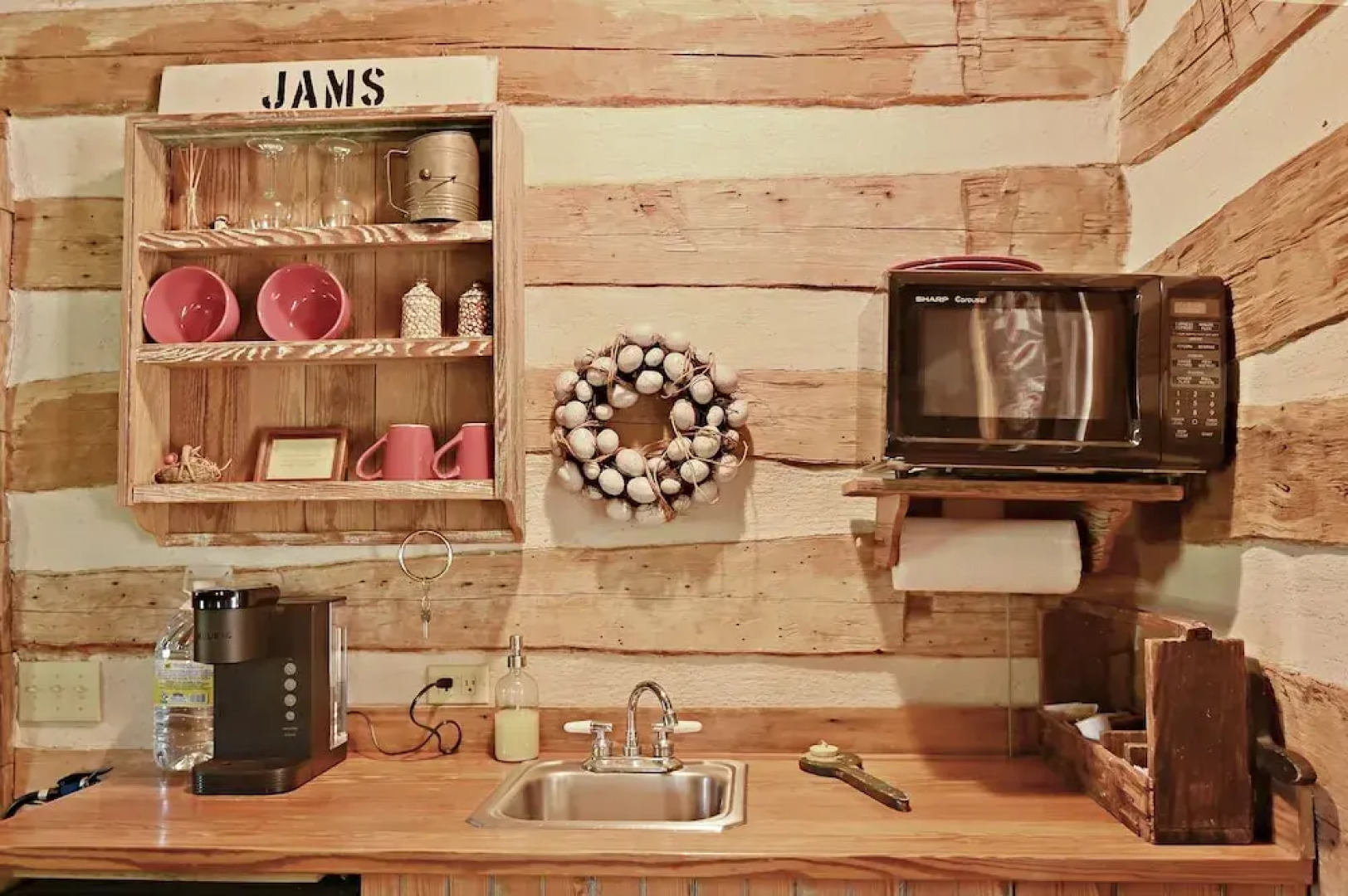 Ab Butler - Both Suites 2 Bedroom Cabin by RedAwning