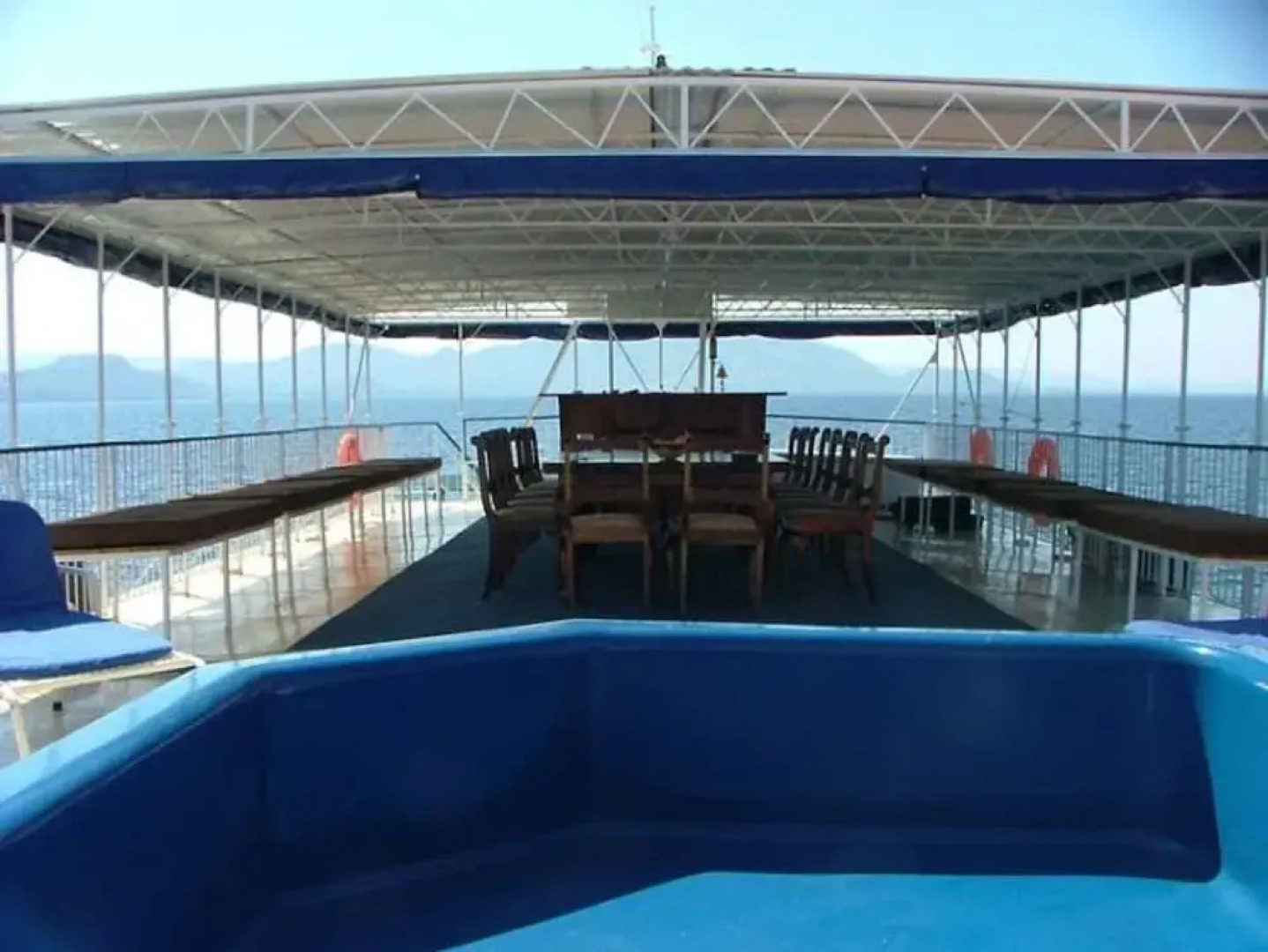 Houseboat With Aircon and Splash Pool - 2128