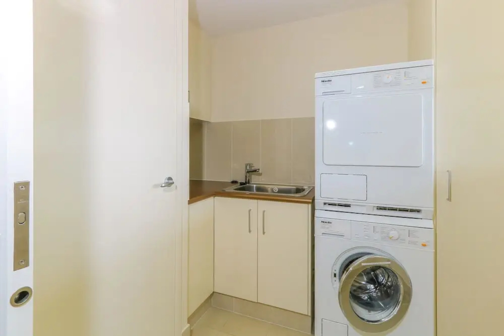 Ming Apartments #1 - 1/236 Marine Parade