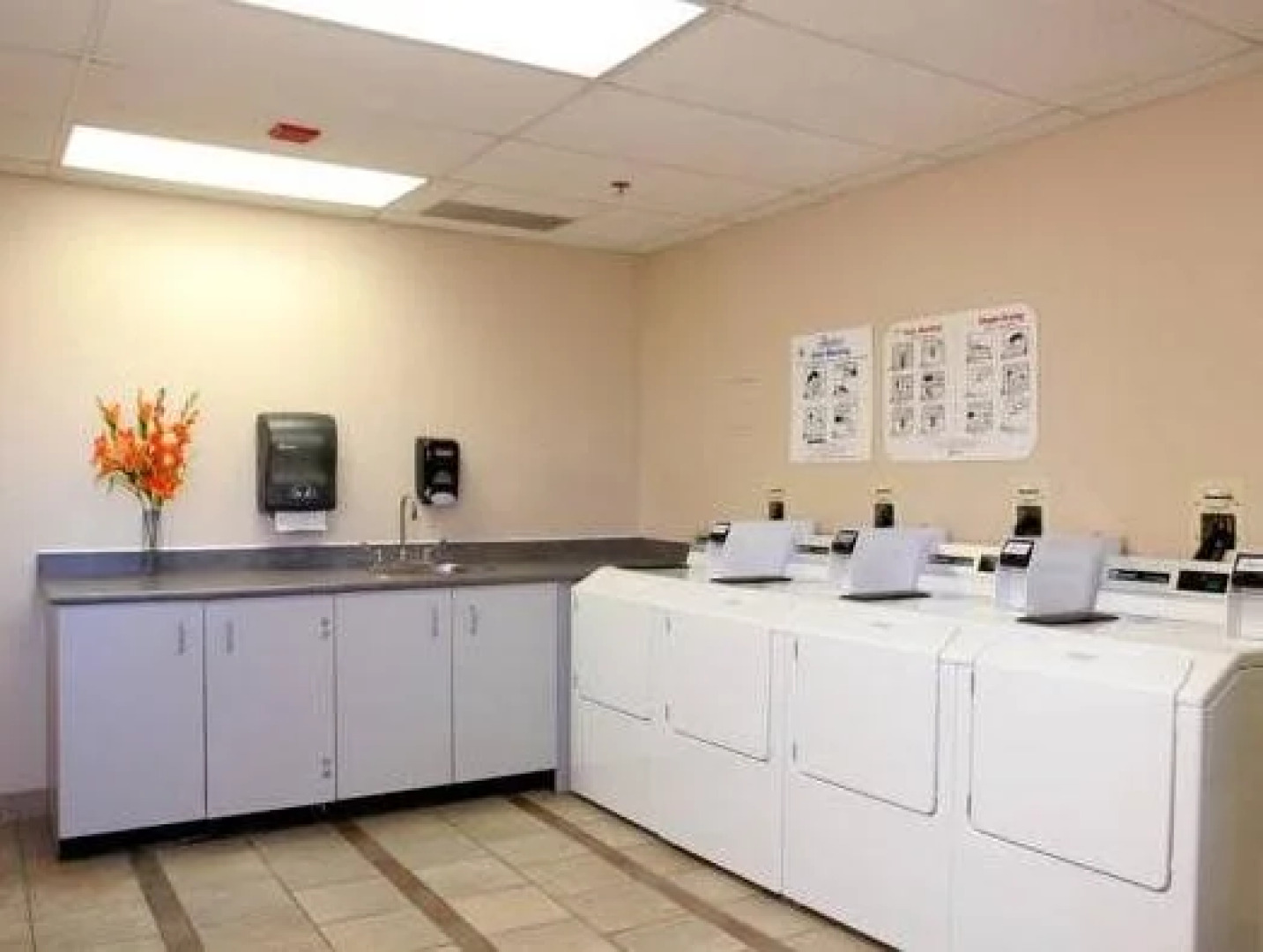 Residence & Conference Centre - King City