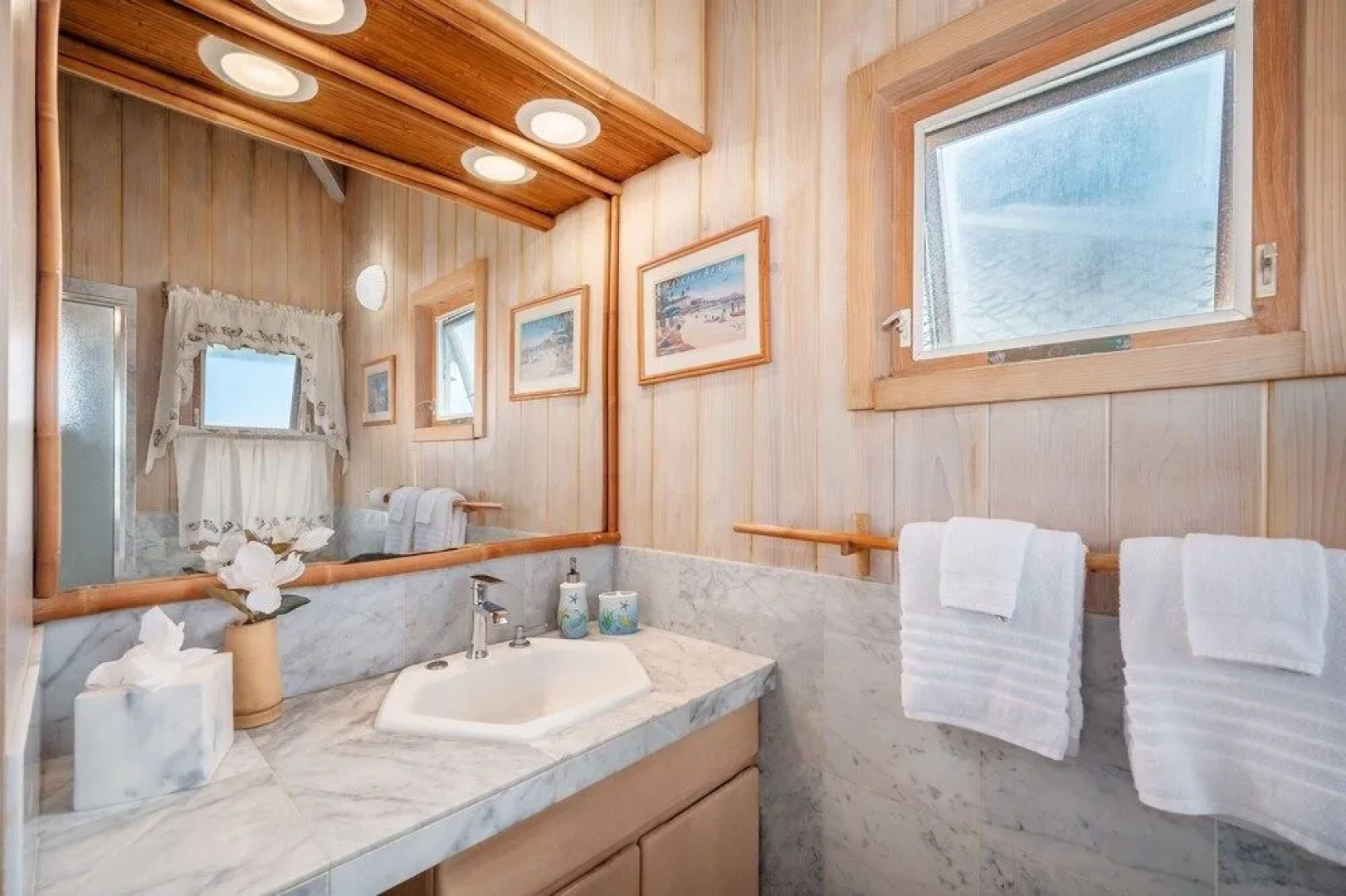 Niulani Lanikai - Kauai Beach House 4 Bedroom Home by RedAwning