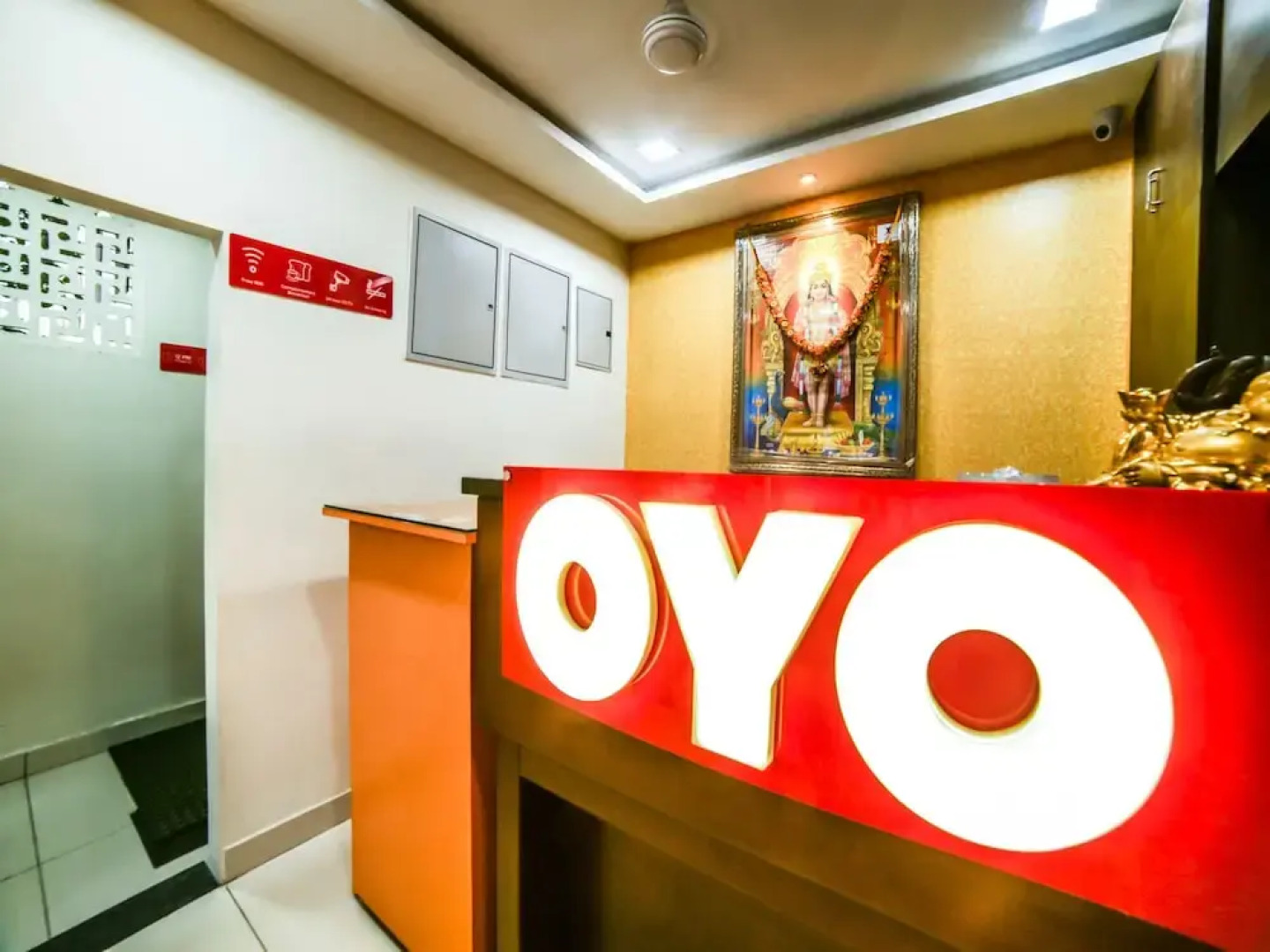 OYO 13909 Kartikeya Grande