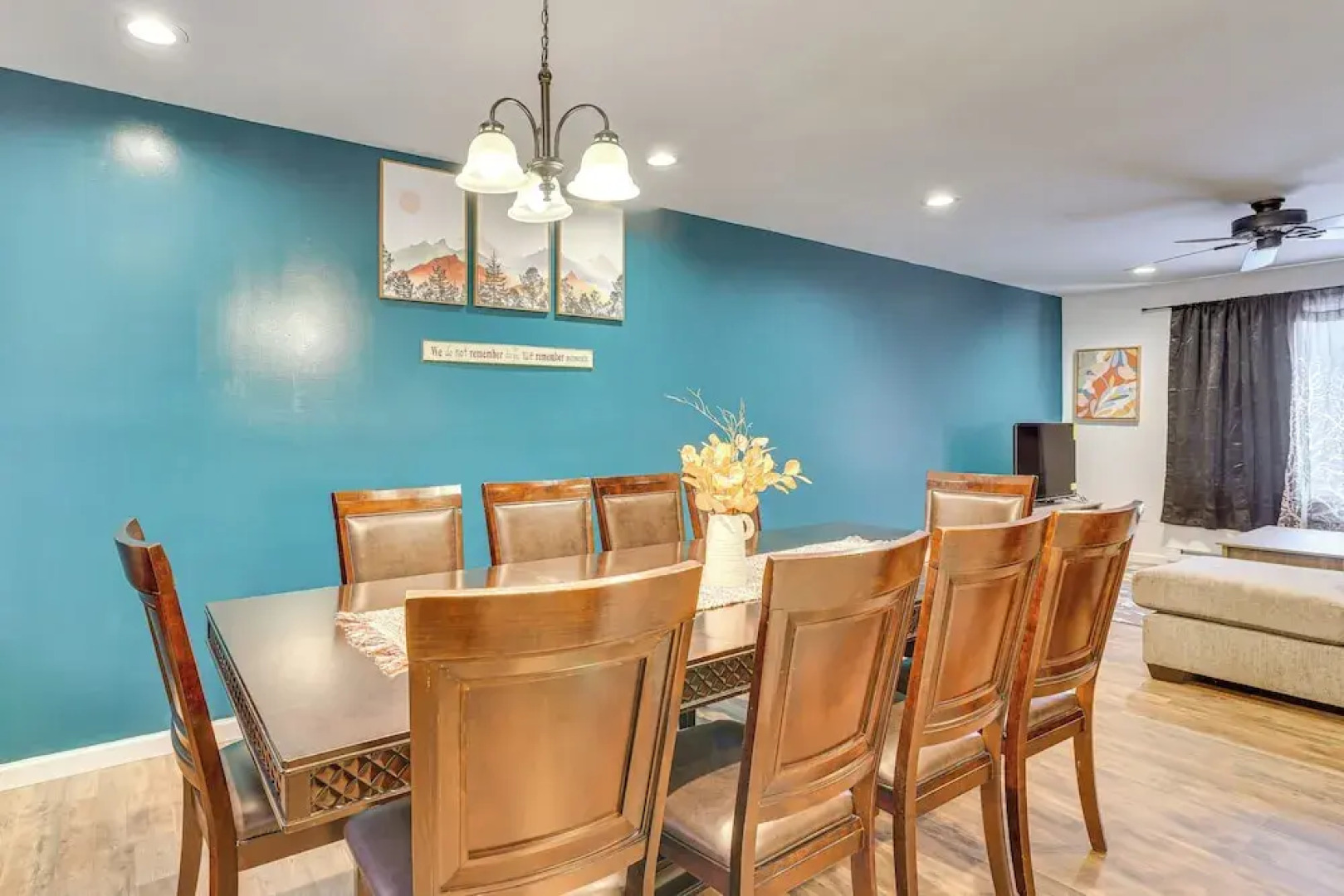 Theater, Game Room & Lake Access: Pocono Retreat