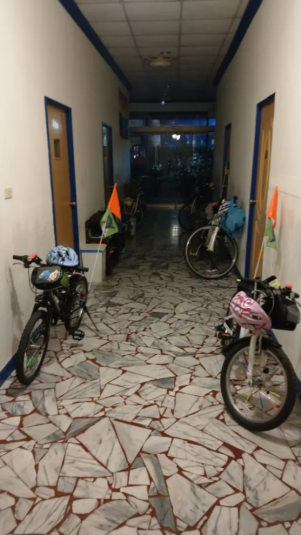 The Lodge for Cyclists - Hostel