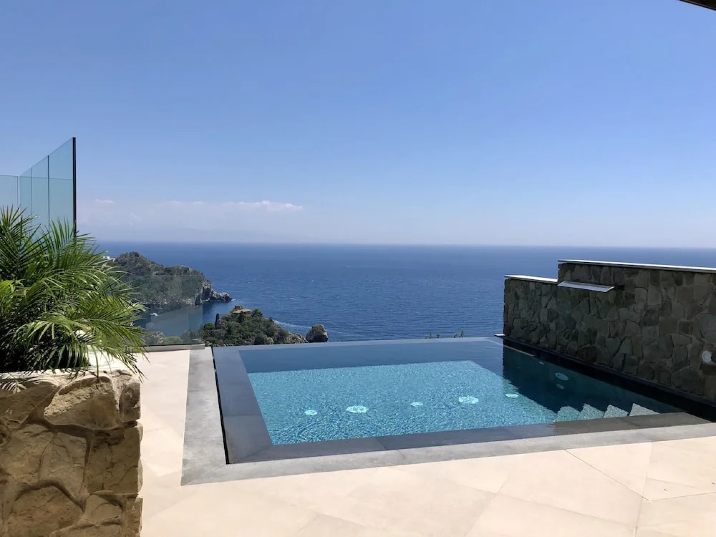Isola Bella Infinity Suites