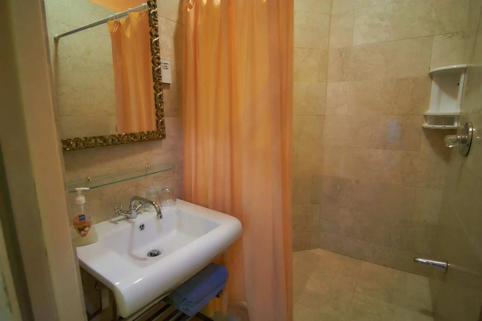 Beach House Aruba Apartments