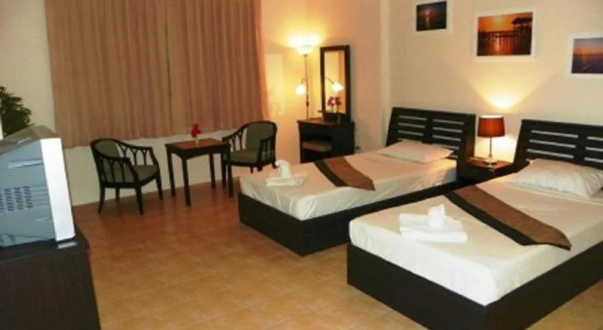 San Antonio Beach Guesthouse & Restaurant