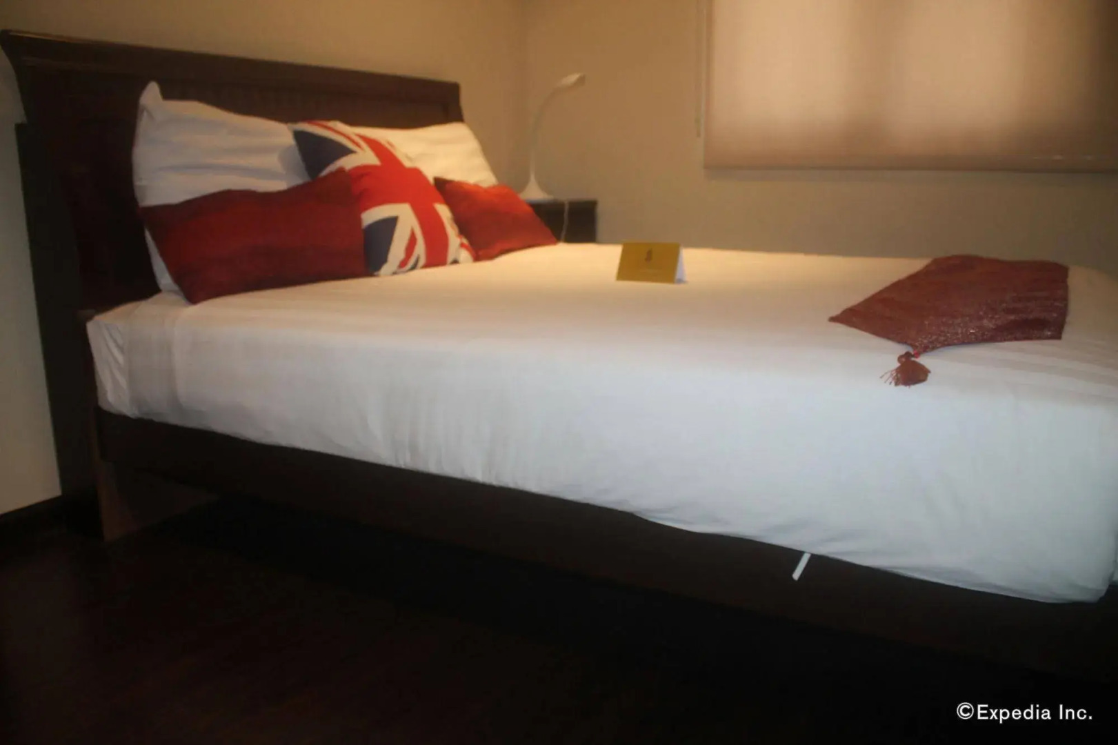 SIGLO SUITES @ The Knightsbridge Residences