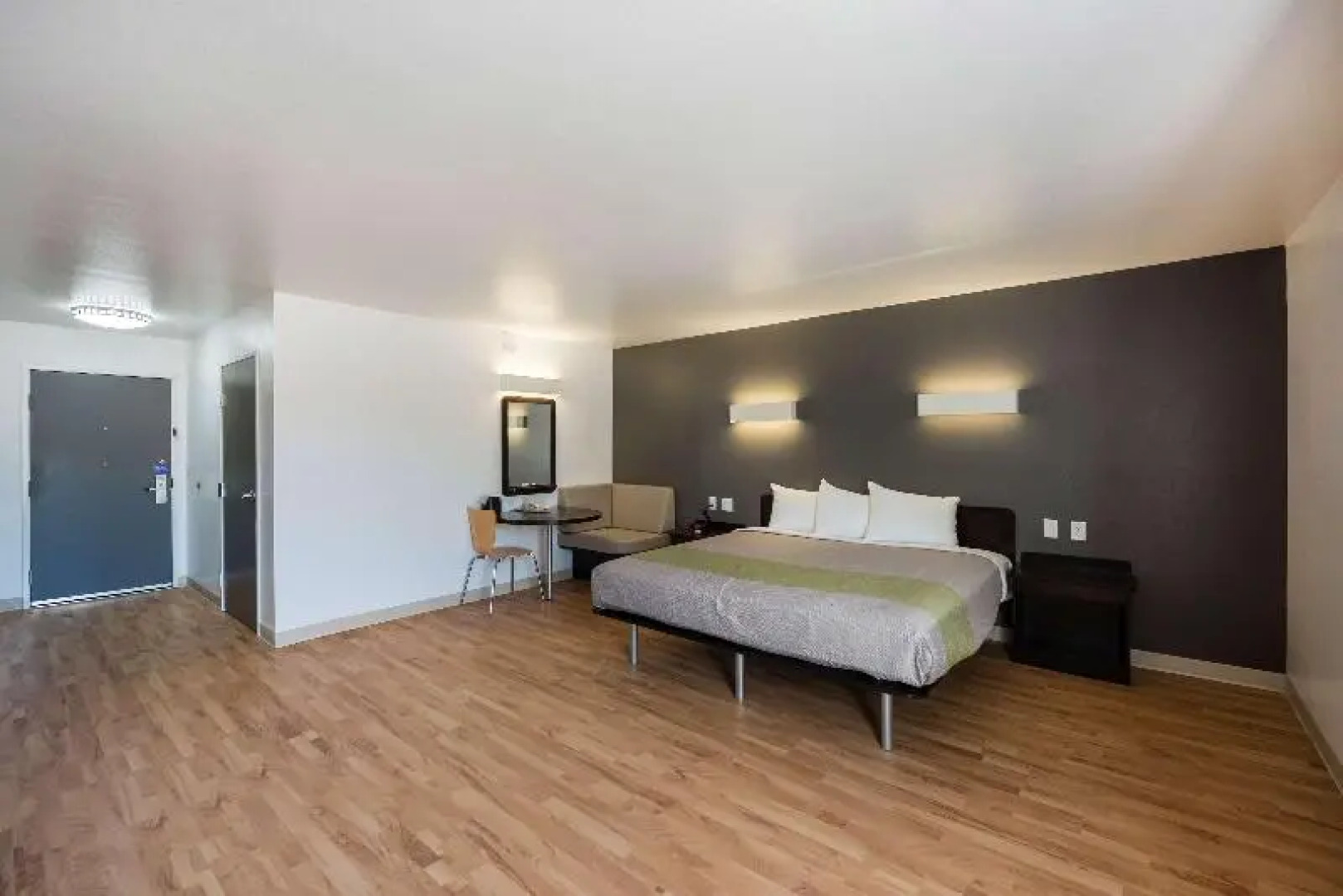 Studio 6 Mccarran, NV - Sparks - Tahoe - Reno Indu