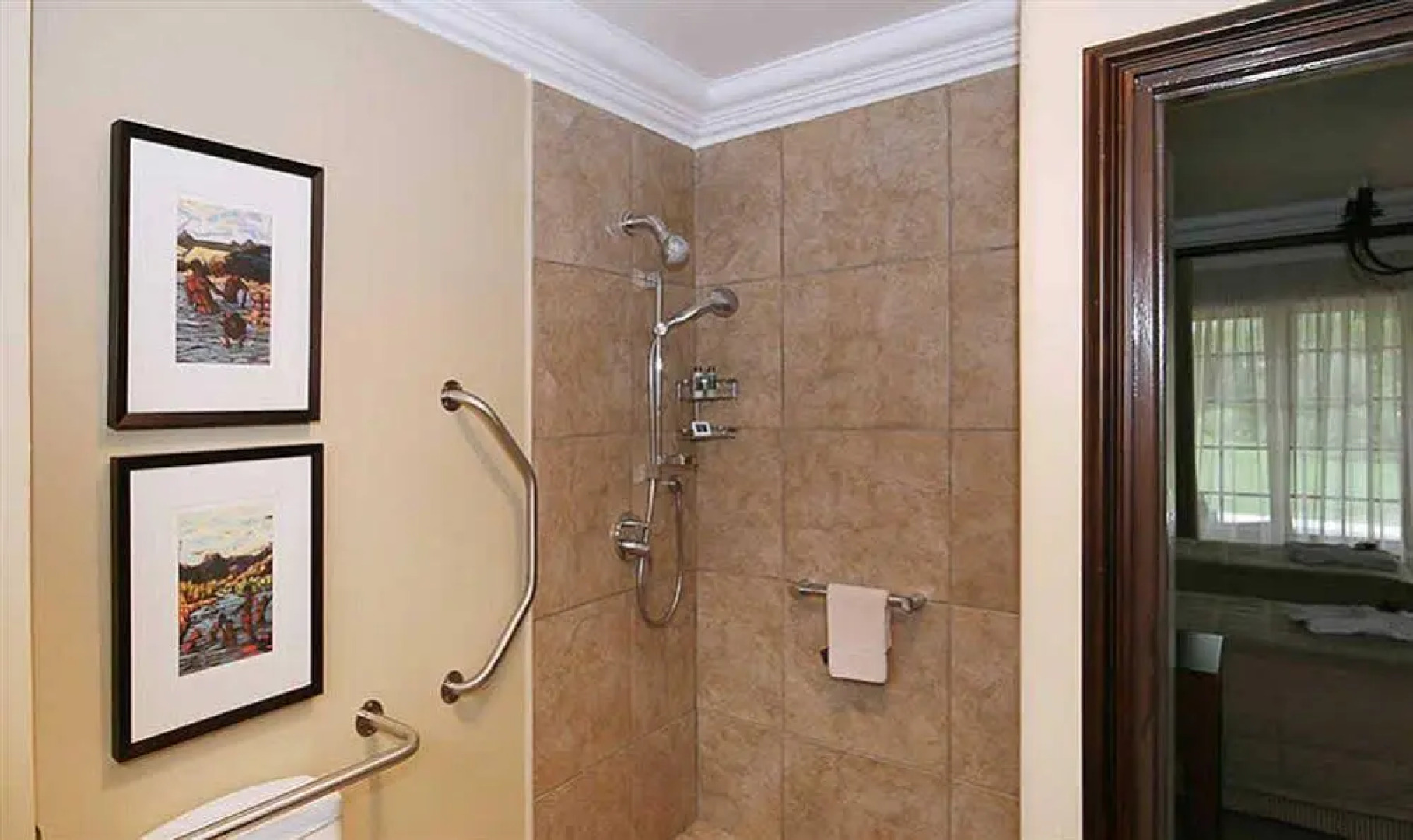 Champagne Castle Hotel