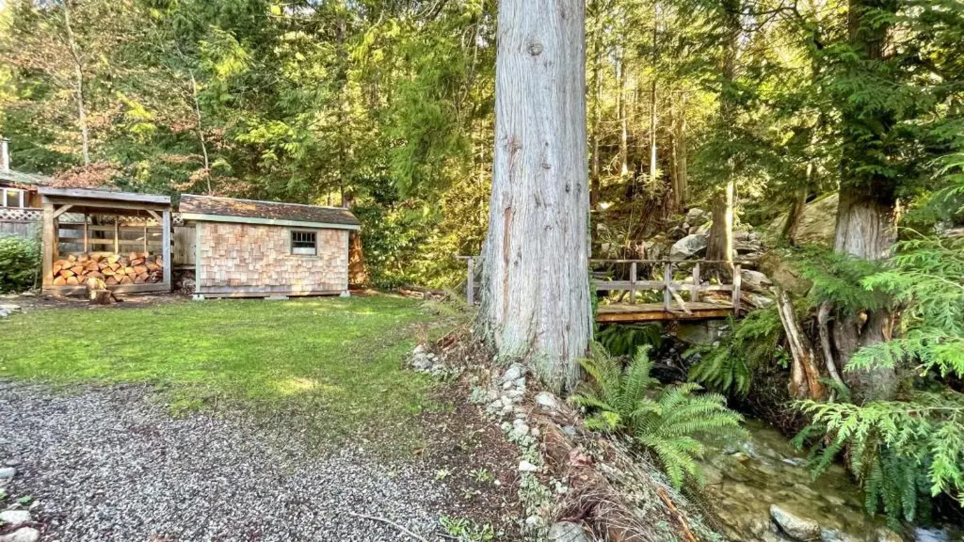 Cedar Creek Cottage 3BR - Welcome to your Oasis Steps from the Beach