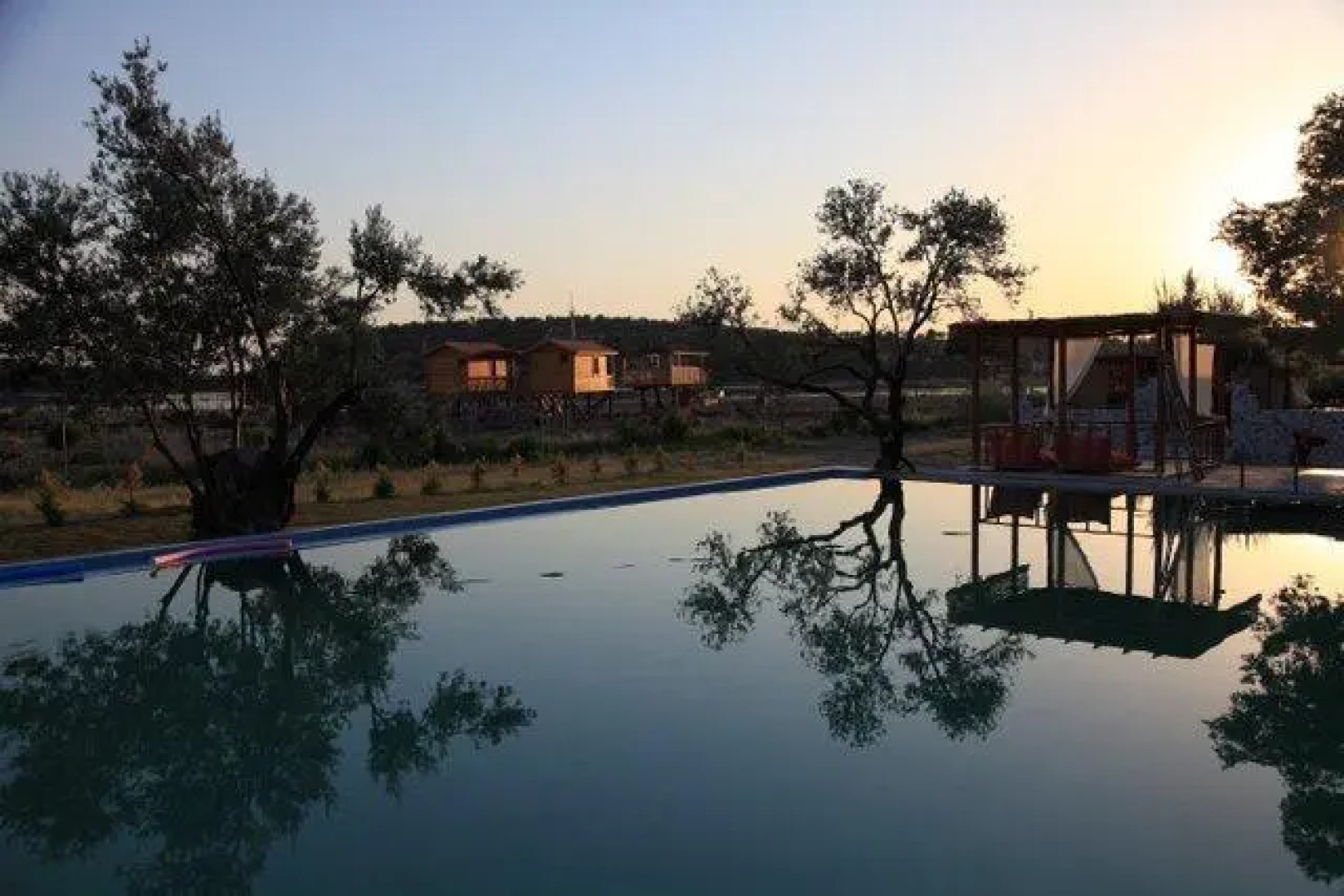 Almondville Pergamon Bungalows