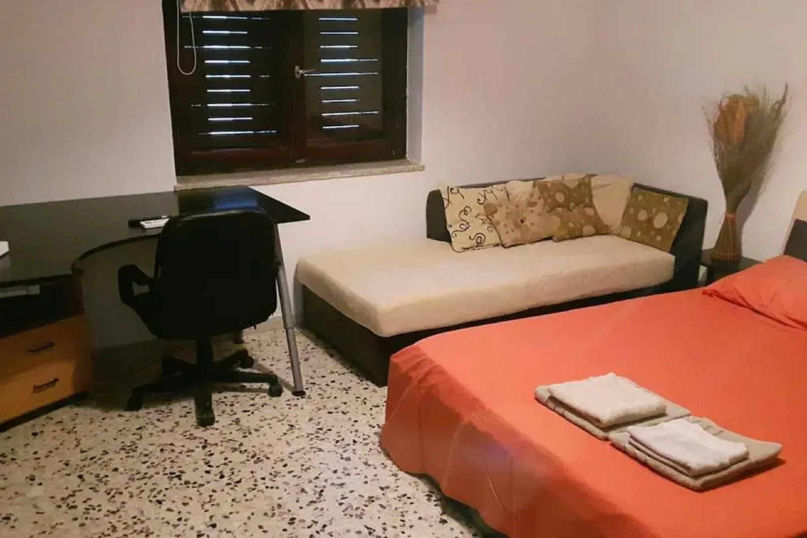 Cosy and roomy 78m2(Μονοκατοικία)