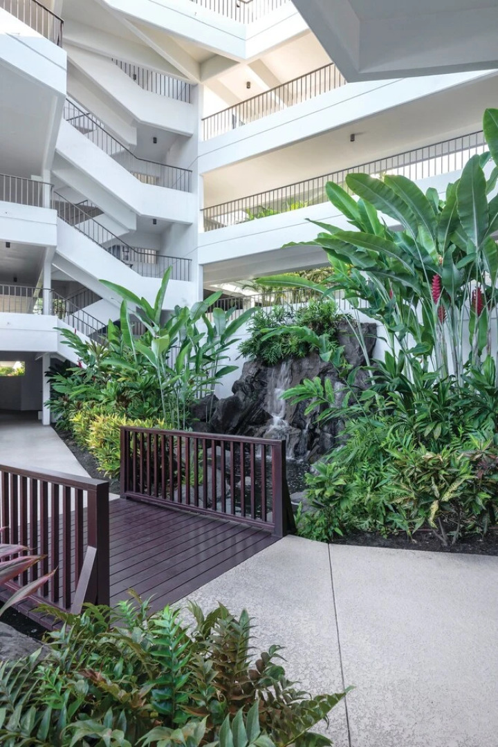 Royal Sea Cliff Condo