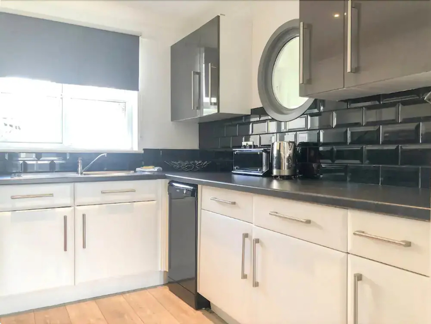 Lux Blu - Vinery Meadow