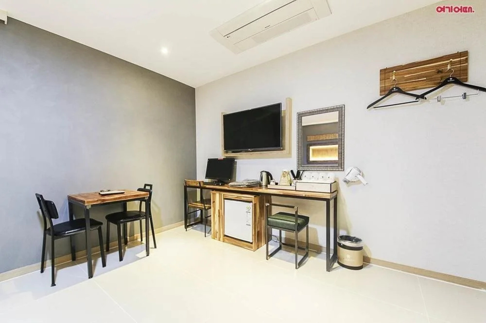 Seocheon Hotel Kamon