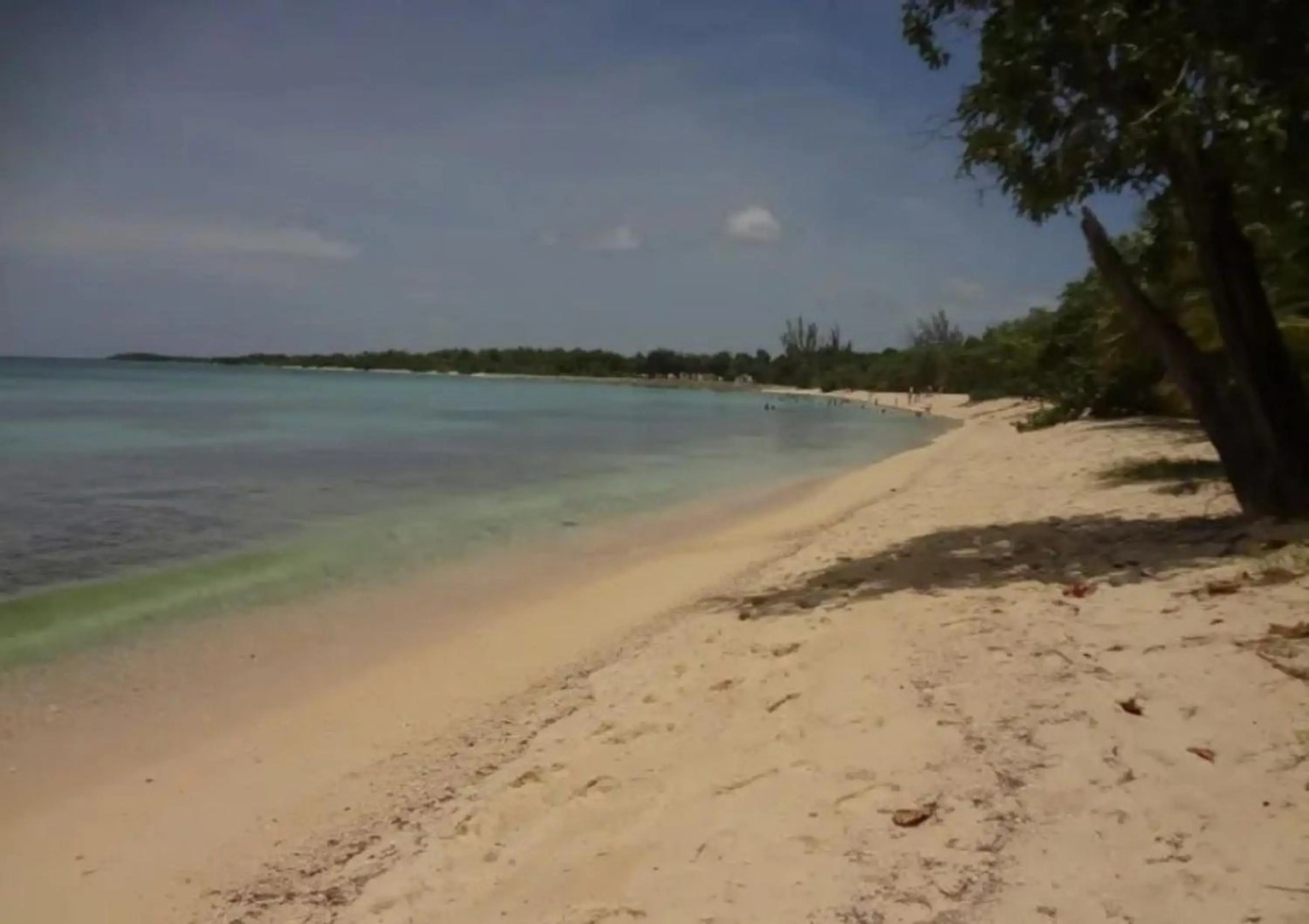 Maison de 3 chambres avec terrasse amenagee et wifi a Port Louis