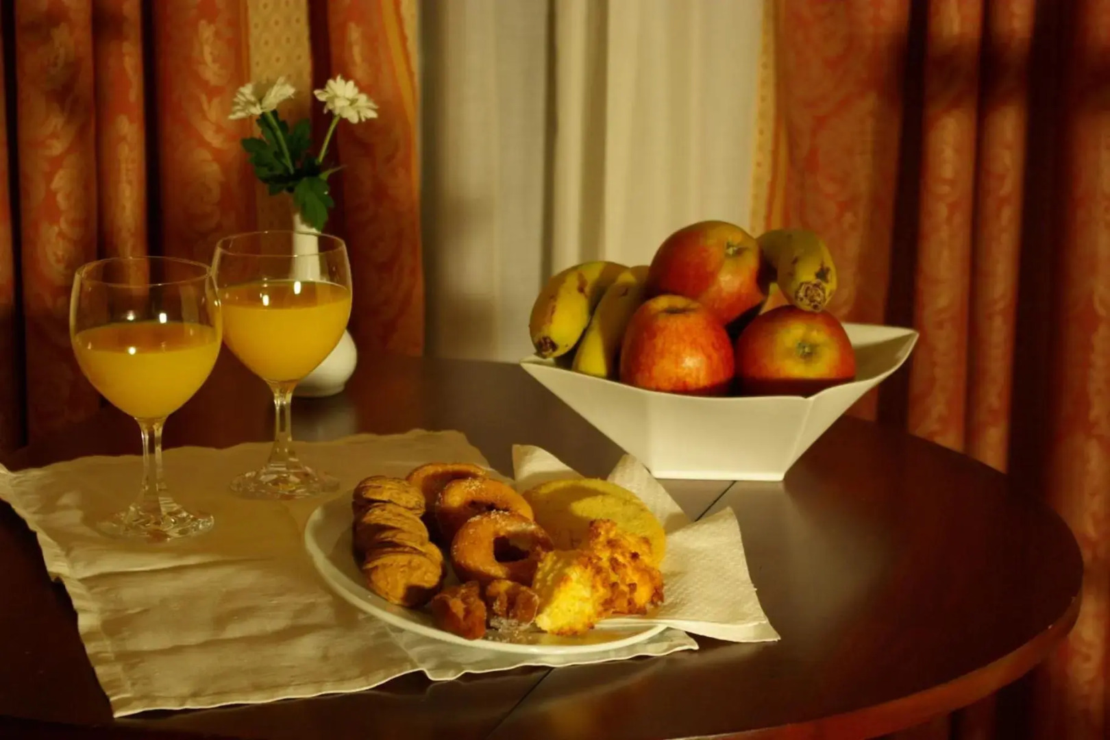 Palacio Arias and Hotel y Apartamentos Arias