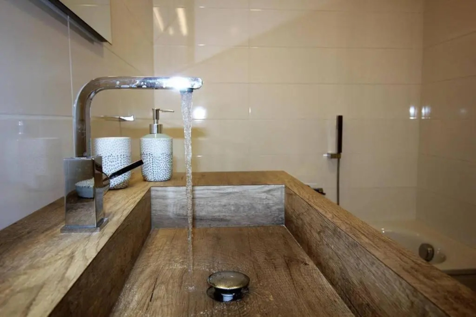 Bellavista Prestigious Apartment With Lake View