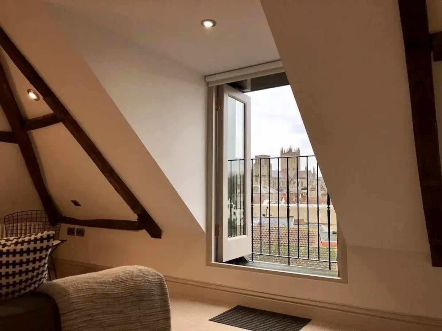 Stylish Wells Penthouse With Cathedral Views