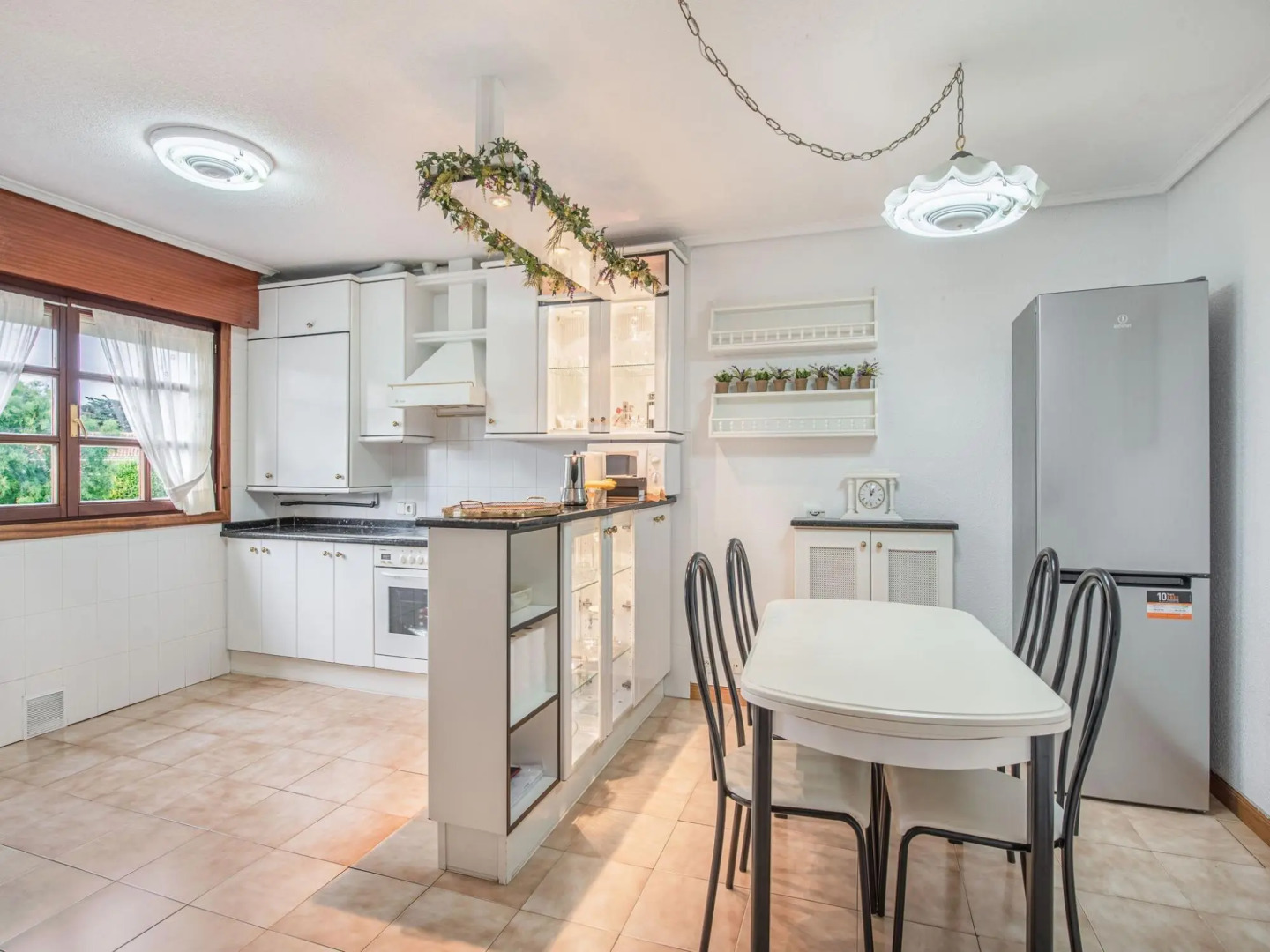 Lovely Holiday Home in Loredo a Stonethrow From the Beach & Communal Pool