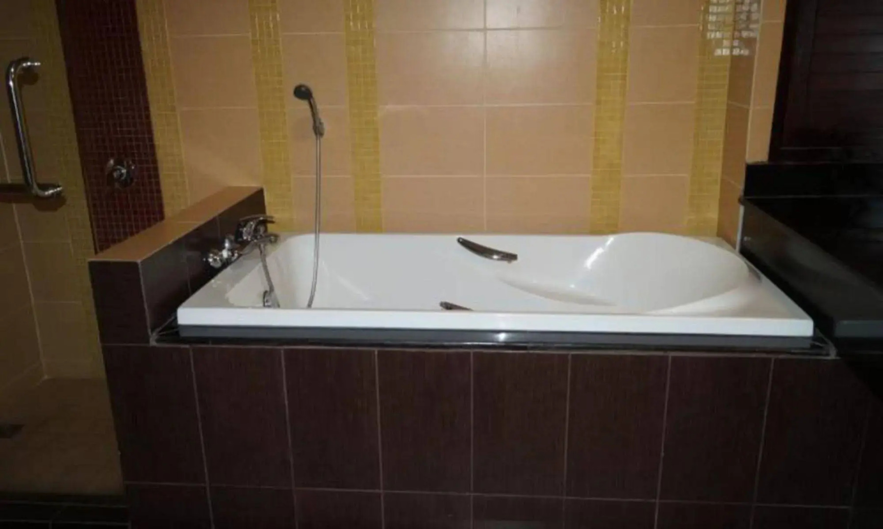 Arawan Riverside Hotel