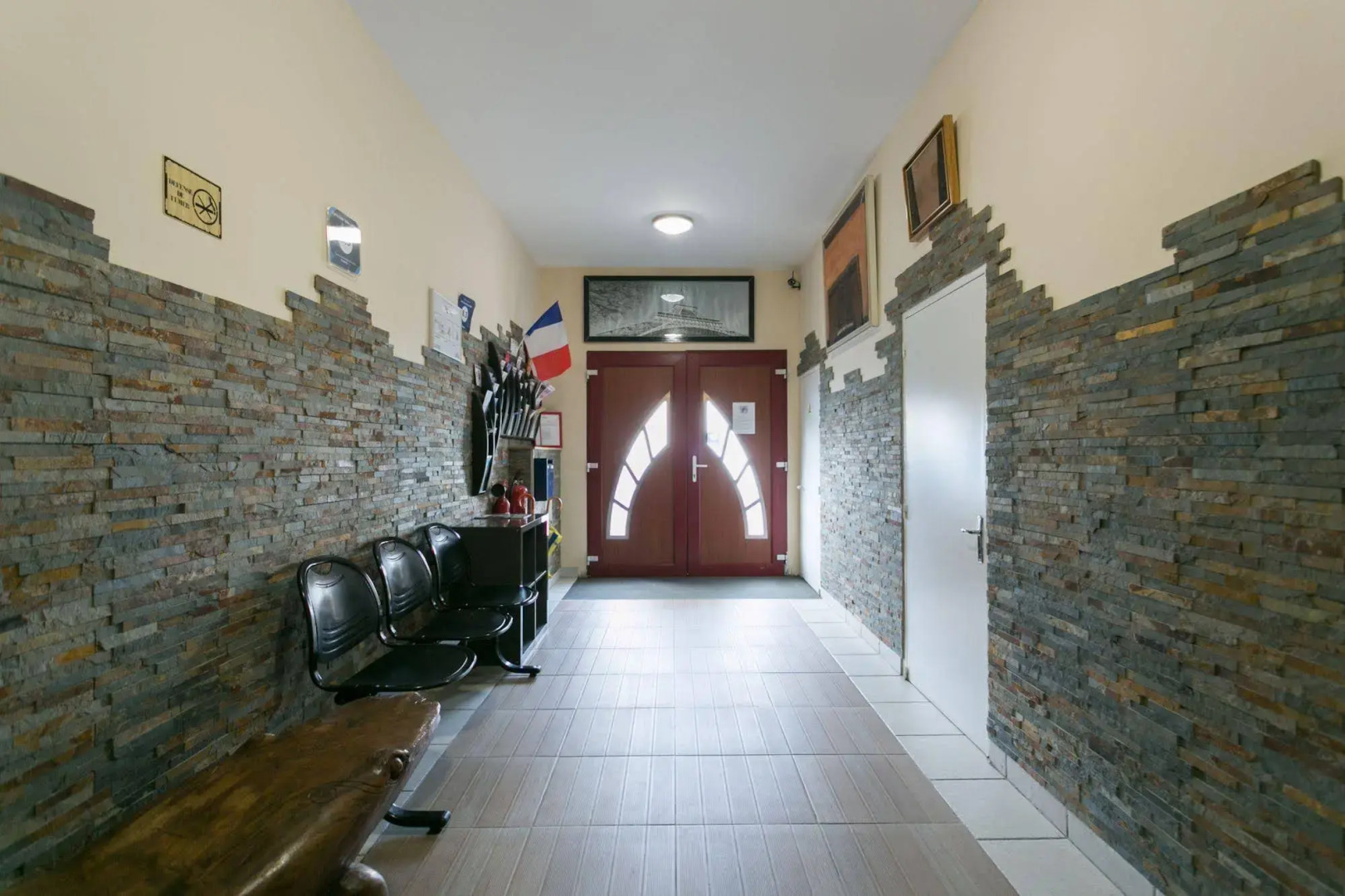 Paris East Side Lodge