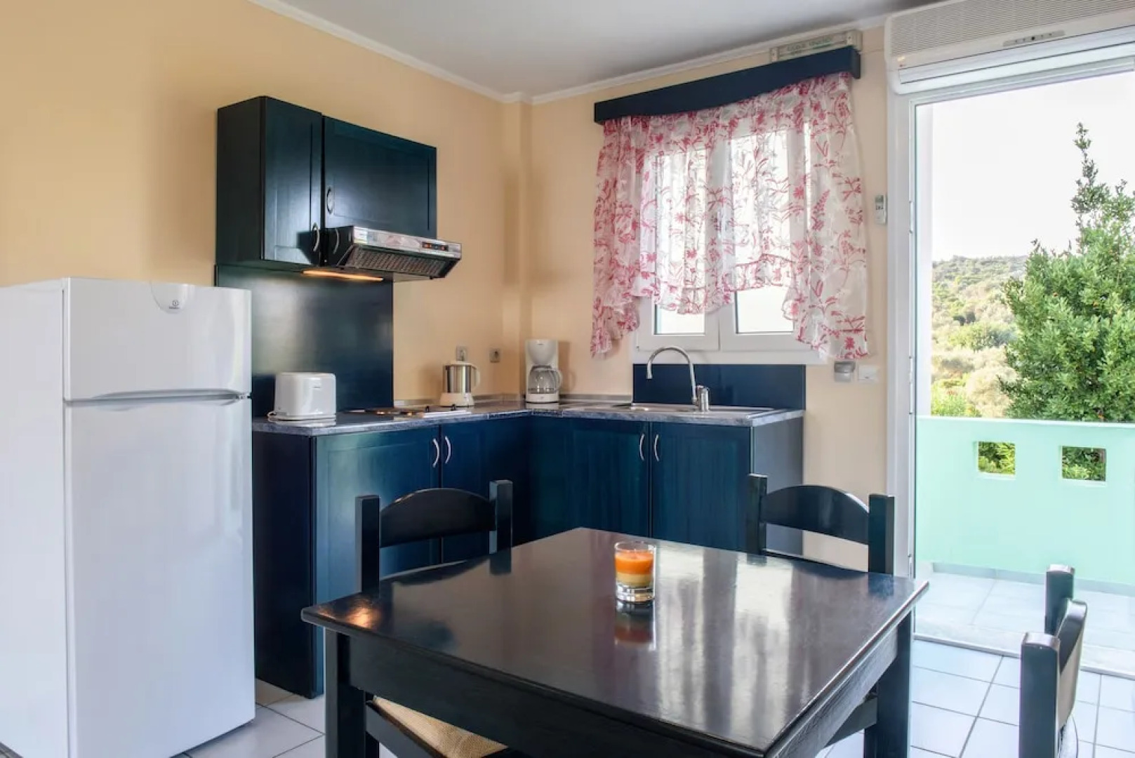 Sea Breeze Hotel Apartments & Residences