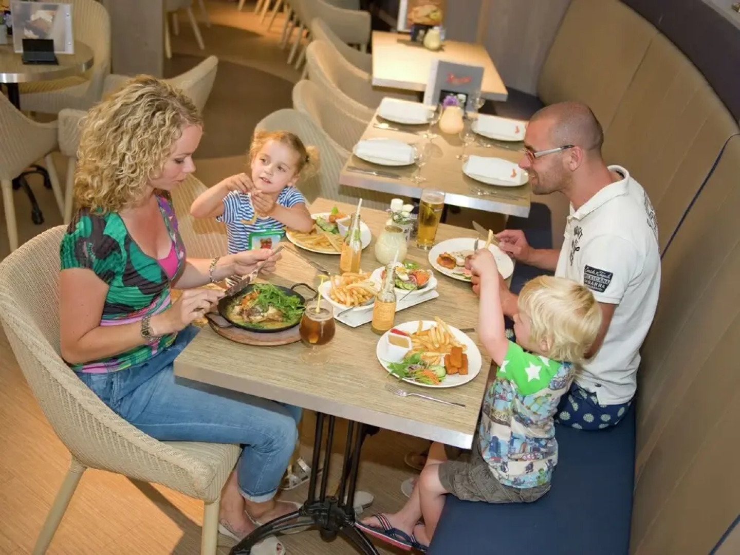 Detached Villa With Four Bathrooms, 400 m. From the Beach