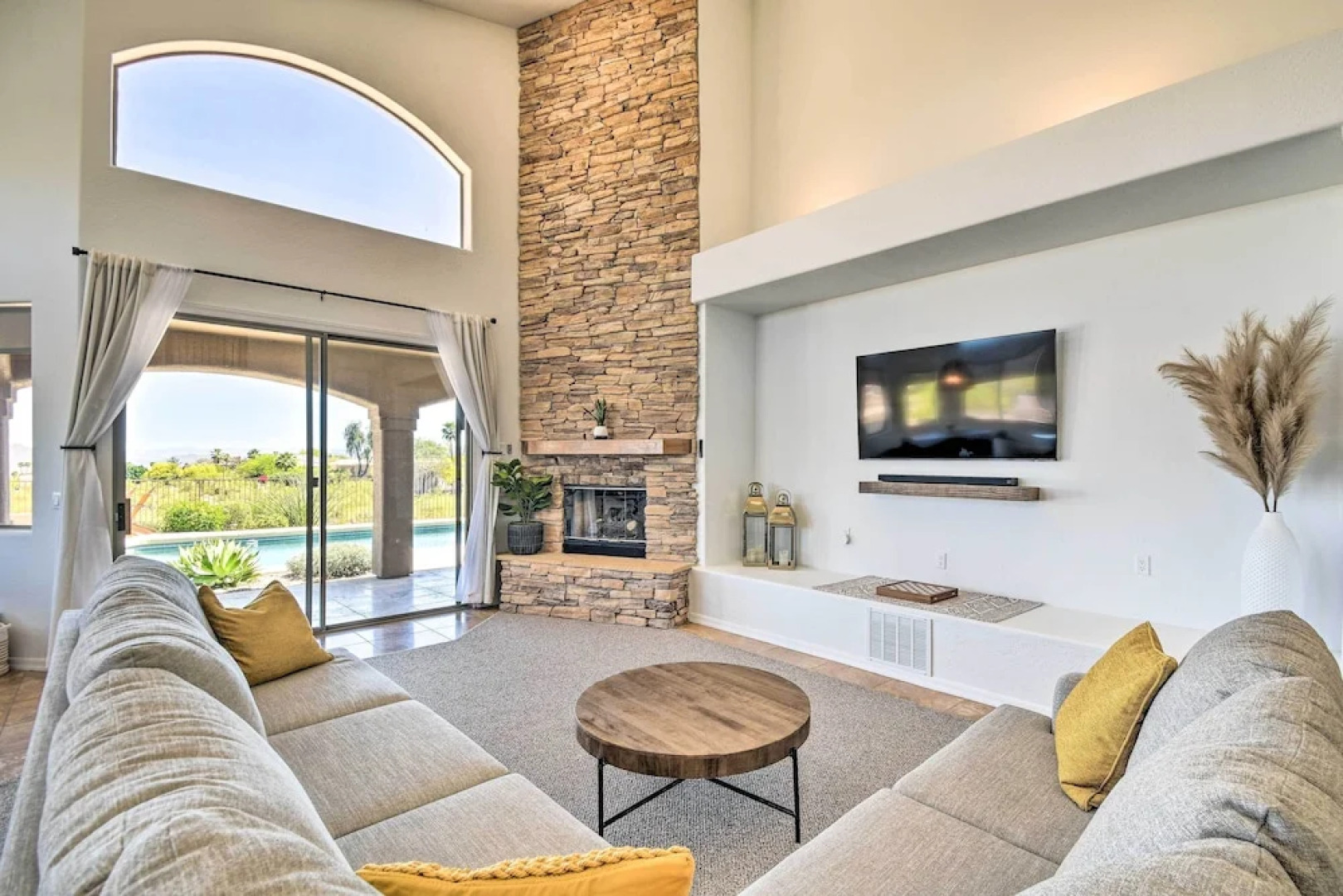 Pool, Spa & Putting Green: Fountain Hills Home!