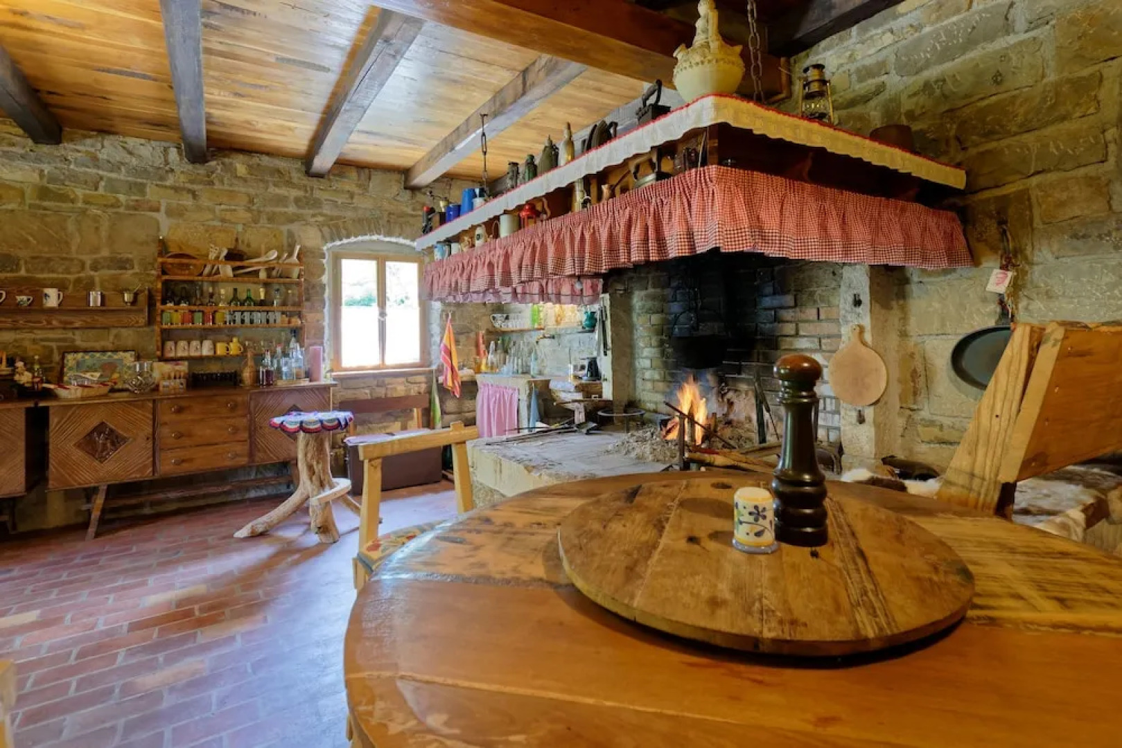 Casa Mira - Two Bedroom Holiday Home with Pool