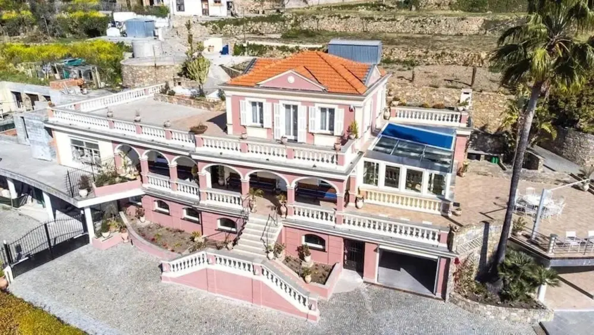 Villa Paradise-sleeps 20-pool-sea Views-pets