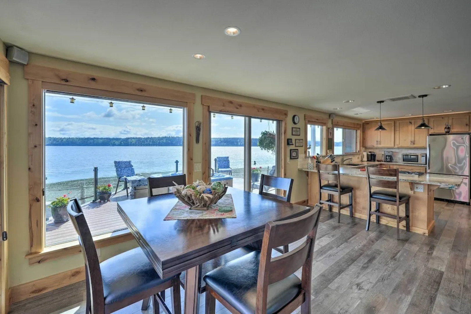 Similk Bay Retreat With Deck, Fire Pit + Hot Tub!