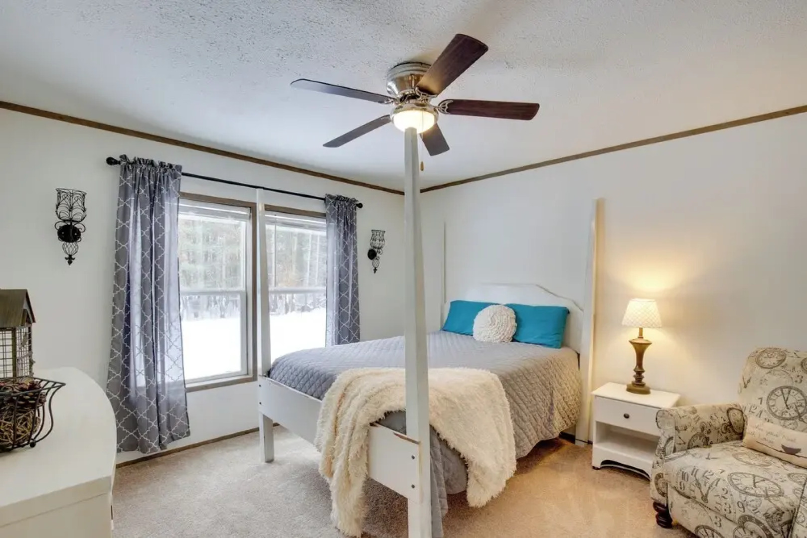 Stylish Chetek Hideaway w/ Lake + Dock Access!