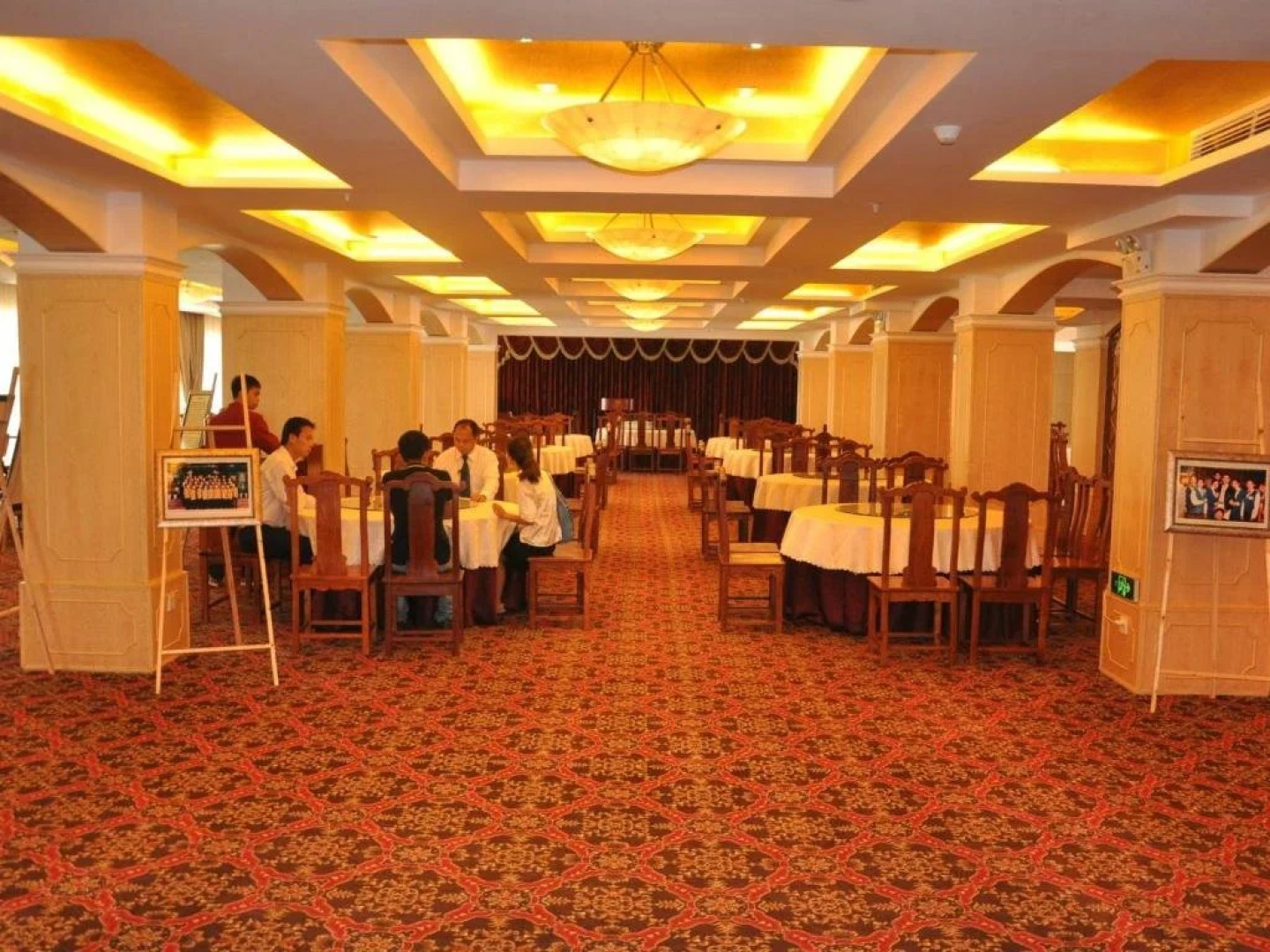 Dongxing Donghai Hotel