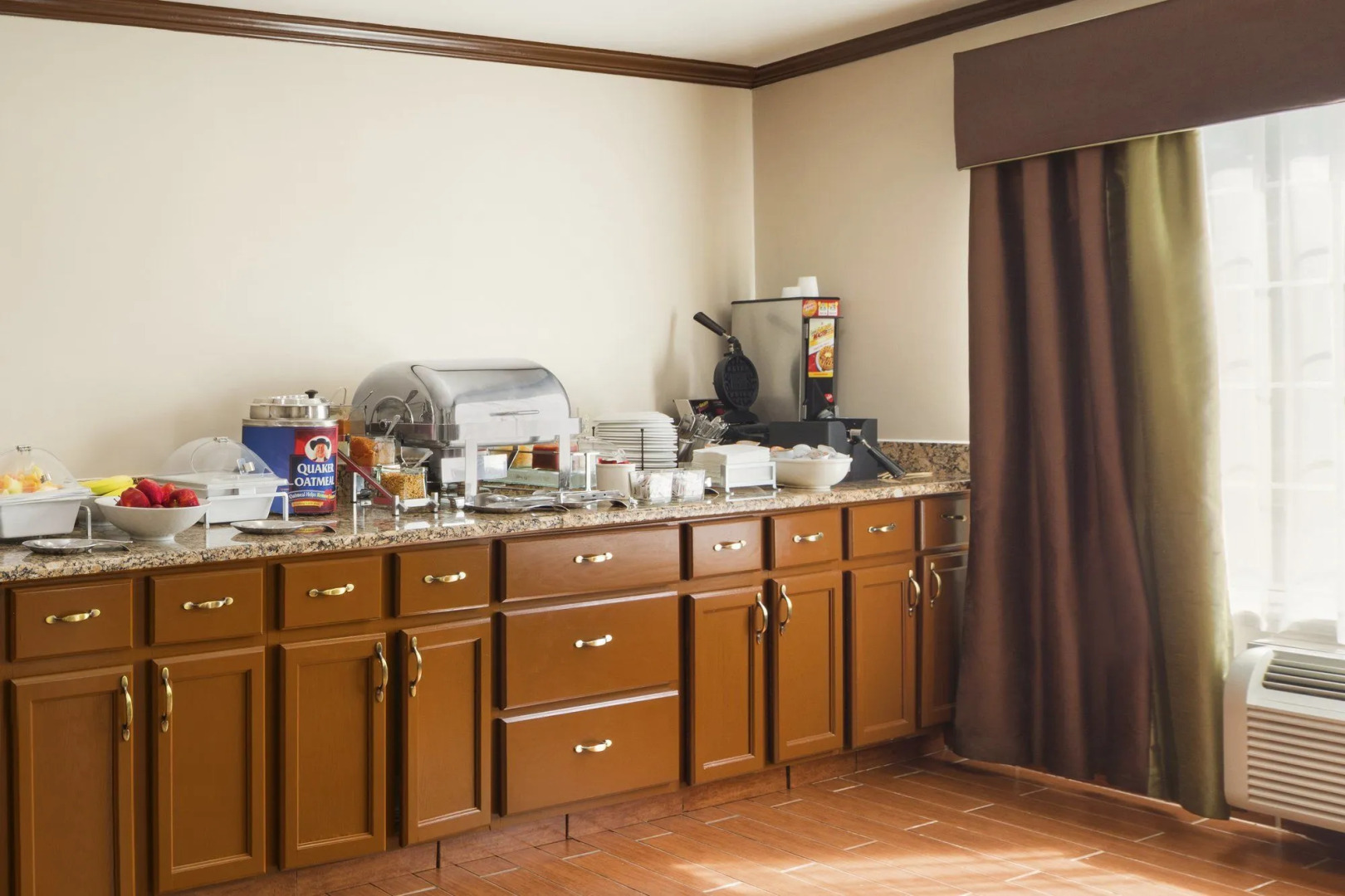 Country Inn & Suites by Radisson, Grand Rapids Airport, MI