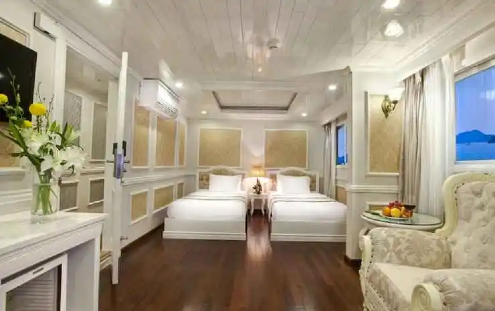 Signature Halong Cruise