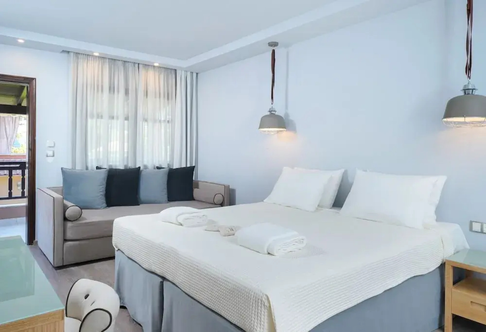 Kamelia & Semeli Hotel