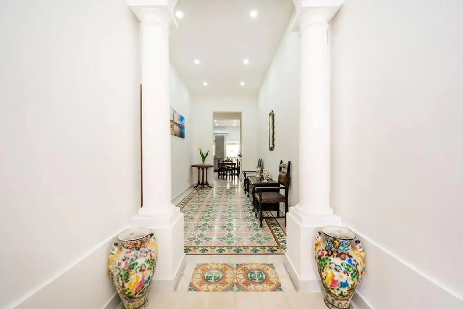 Traditional 3 bedroom home with hot tub (NEW)