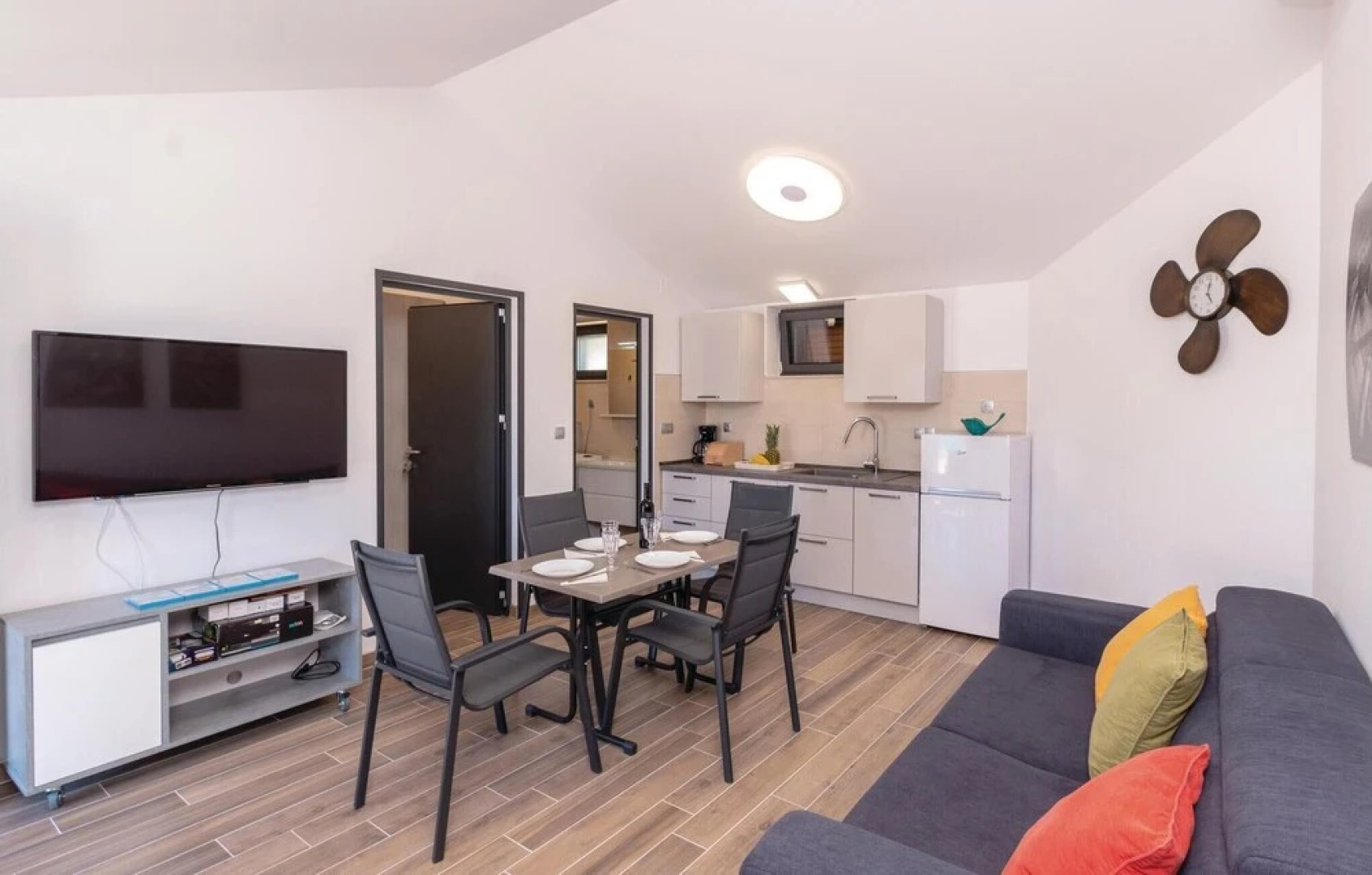 Nice Home in Kneze with Hot Tub, WiFi & Outdoor Swimming Pool