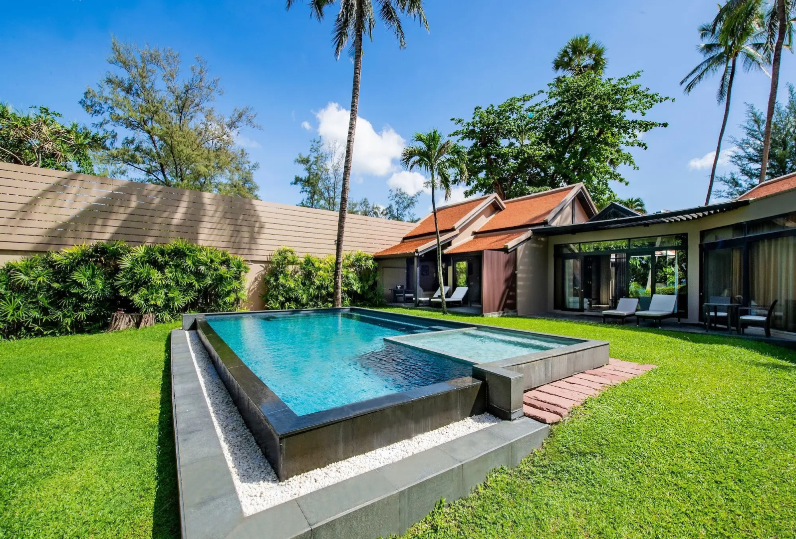 Impiana Resort Patong, Phuket