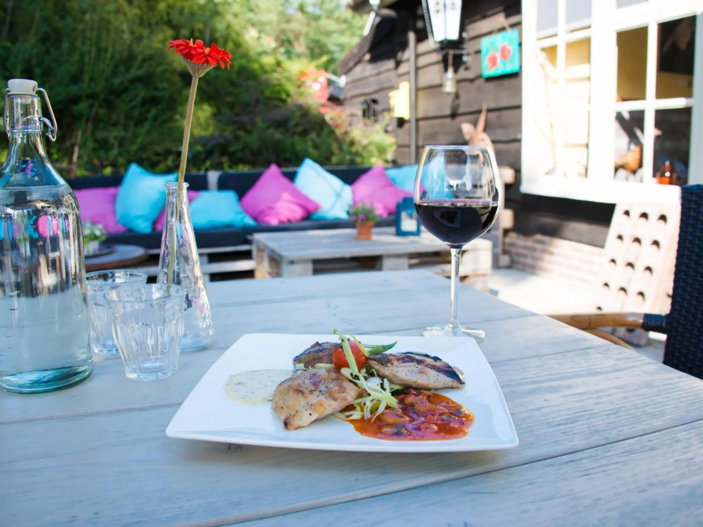 Spacious villa with sauna and hot tub, in a holiday park near a National Park