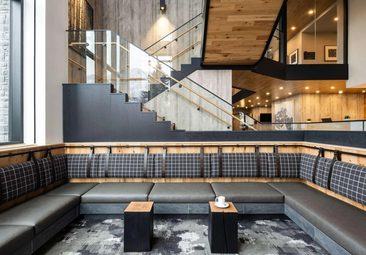 Peaks Hotel & Suites