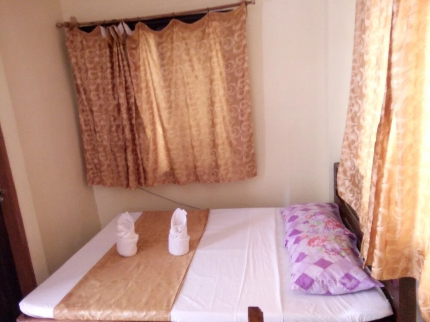 Happy Time Palawan Guest House