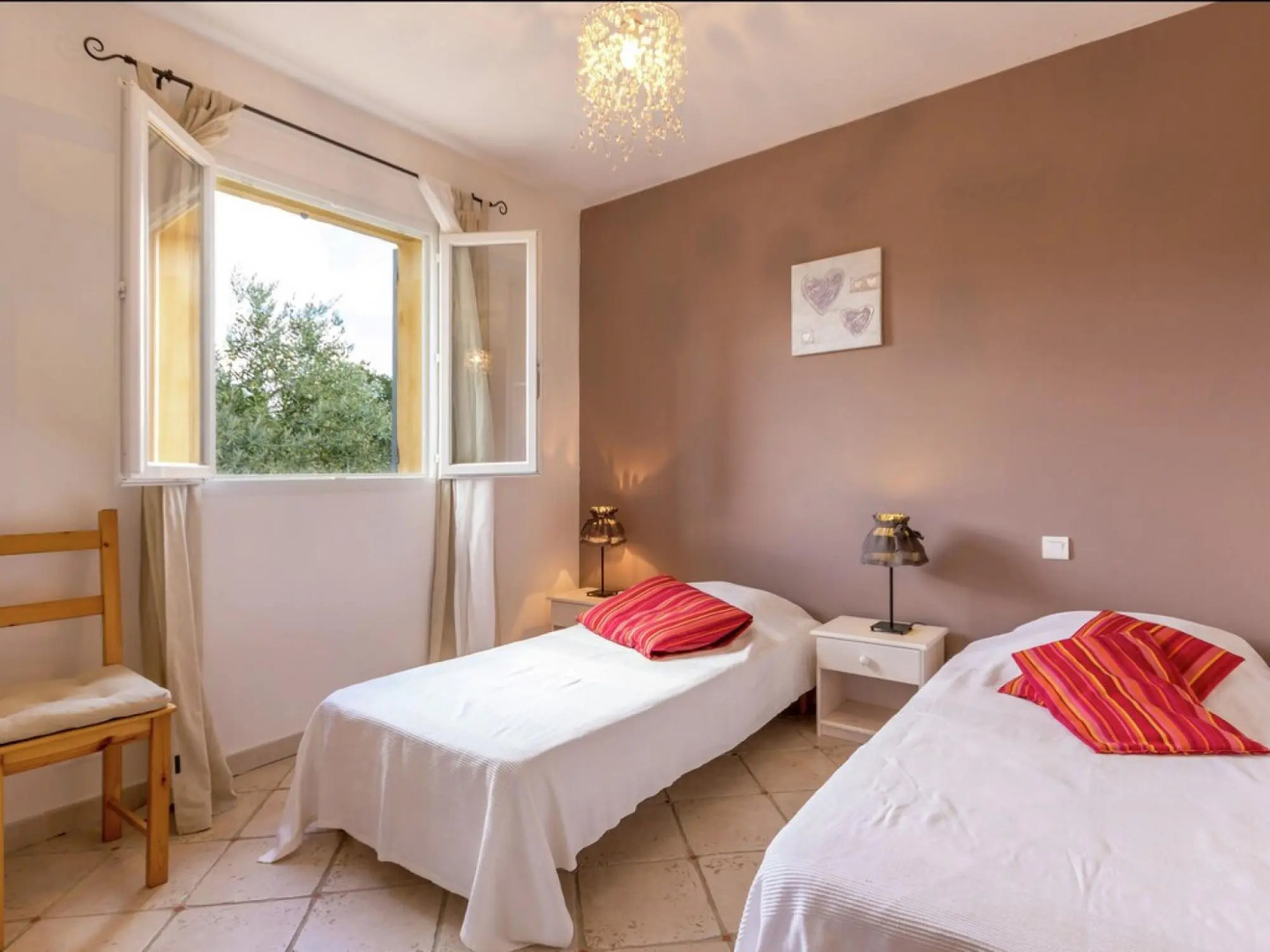 Detached home near the truffle capital of Aups, with shared pool